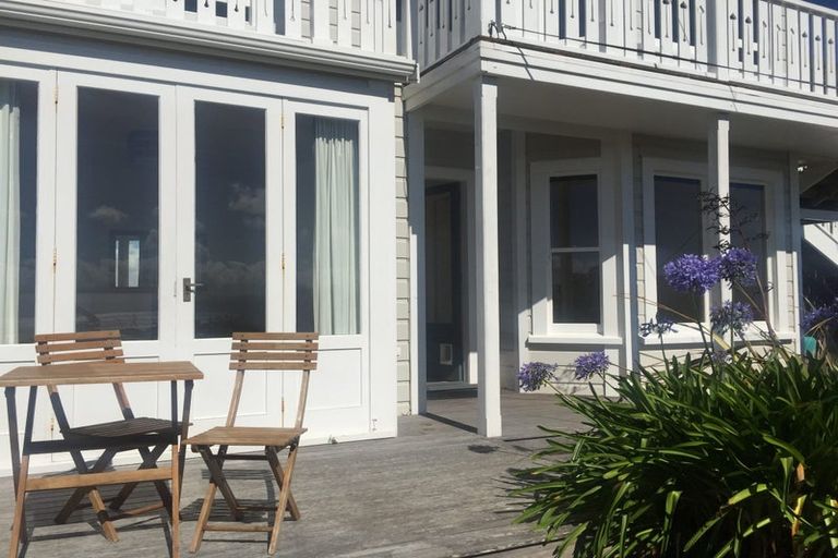 Photo of property in 82 Moana Road, Kelburn, Wellington, 6012