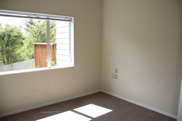 Photo of property in 11 Springvale Drive, Fairview Heights, Auckland, 0632