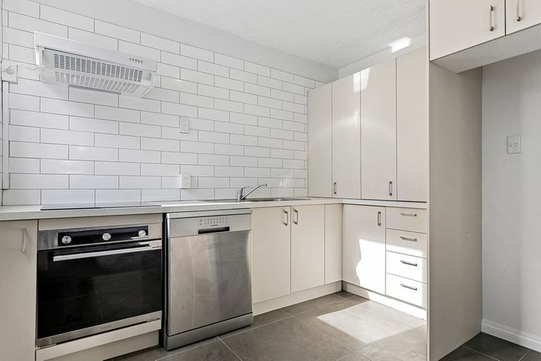 Photo of property in 2/73 Clare Road, St Albans, Christchurch, 8014