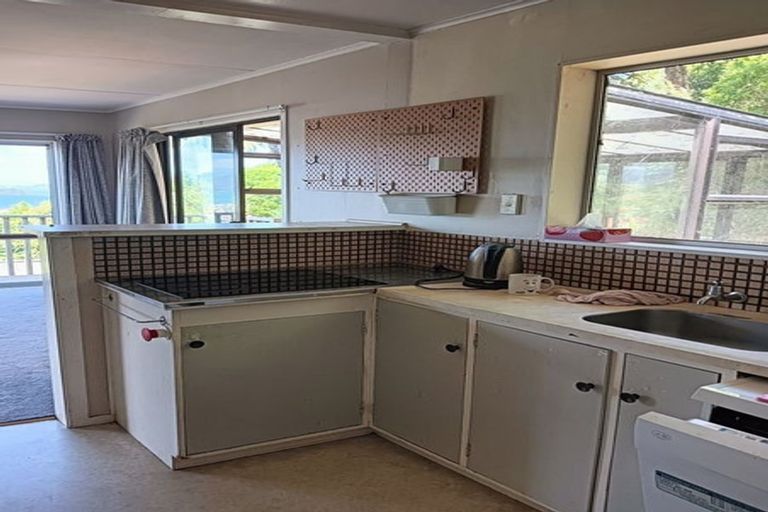 Photo of property in 7 Hibiscus Grove, Maungaraki, Lower Hutt, 5010