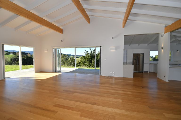 Photo of property in 1066 Leigh Road, Matakana, Warkworth, 0985