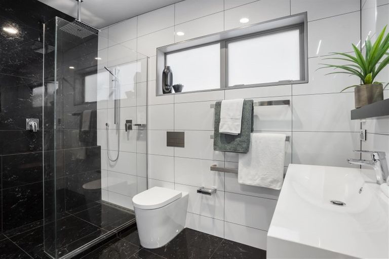 Photo of property in 126a Rangatira Road, Beach Haven, Auckland, 0626