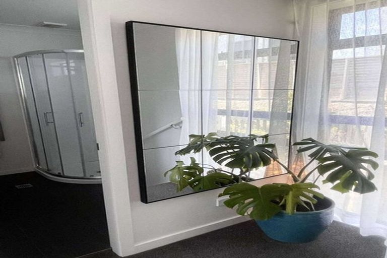 Photo of property in 11 Ara Patukawenga, Tawa, Wellington, 5028