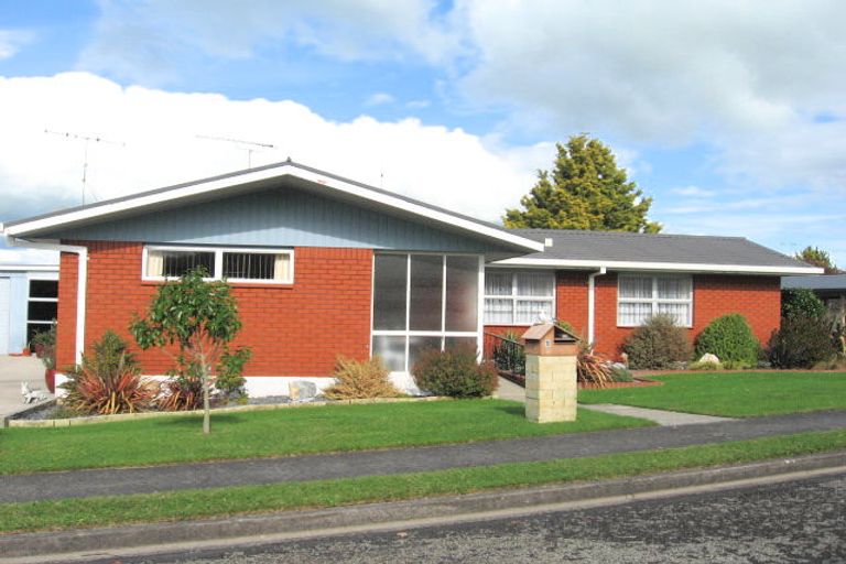 Photo of property in 1 Fairview Street, Tirau, 3410
