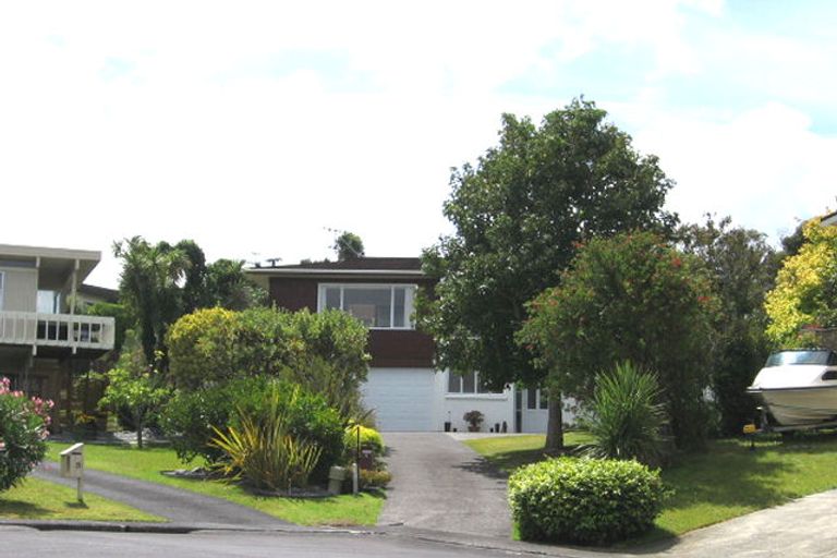 Photo of property in 6 Christensen Place, Forrest Hill, Auckland, 0620