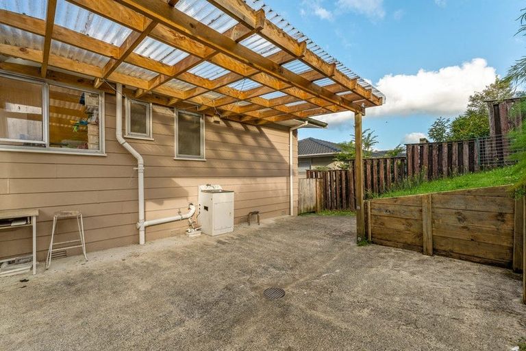 Photo of property in 24 Normanton Street, Glenfield, Auckland, 0629