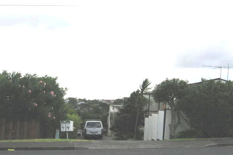 Photo of property in 2/24a Sunnynook Road, Sunnynook, Auckland, 0620