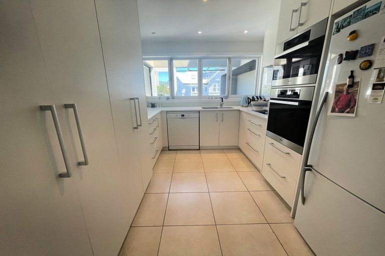 Photo of property in Highwic, 15/32 Hobson Street, Thorndon, Wellington, 6011