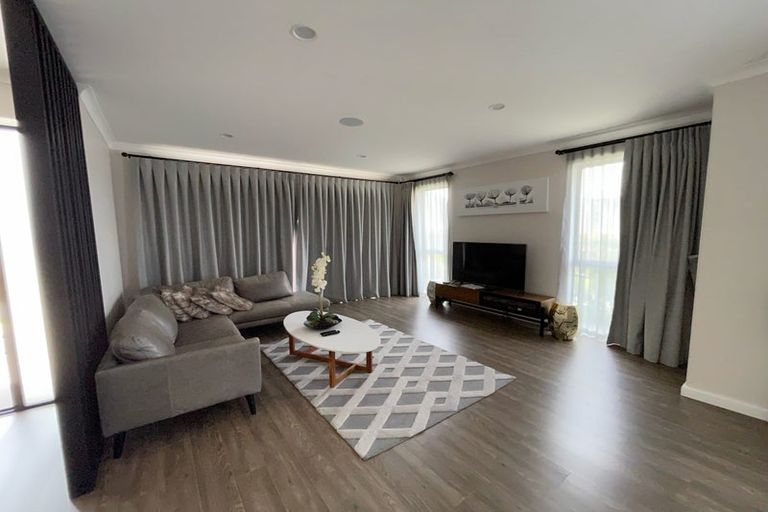 Photo of property in 13 Tawatawa Street, Long Bay, Auckland, 0630