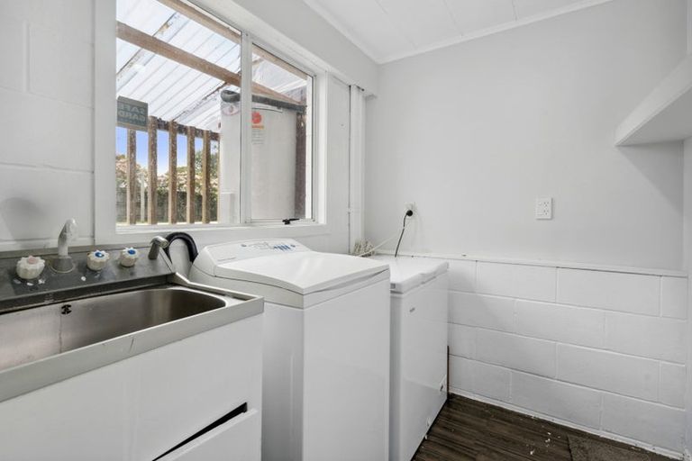 Photo of property in 18 Brightwater Crescent, Totara Park, Upper Hutt, 5018