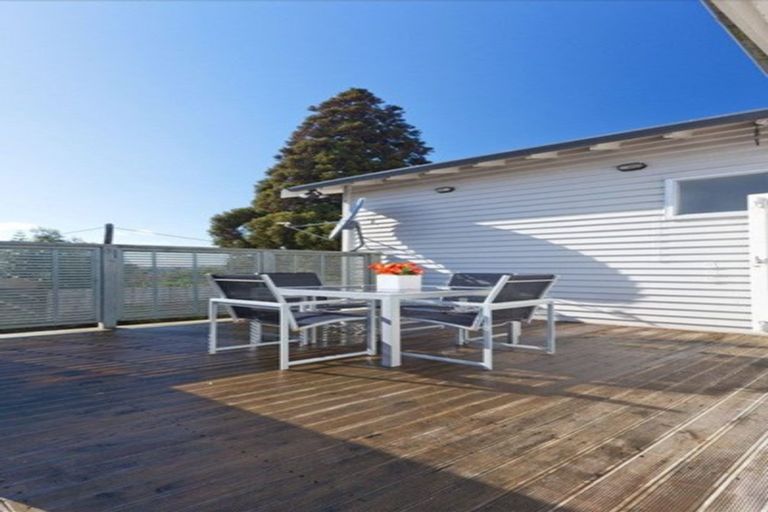 Photo of property in 12 Nikau Street, New Lynn, Auckland, 0600