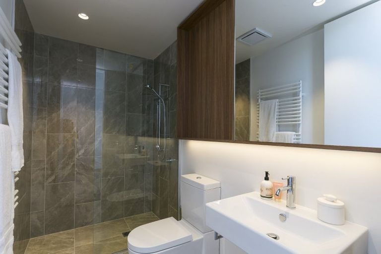 Photo of property in 75 Melbourne Road, Island Bay, Wellington, 6023