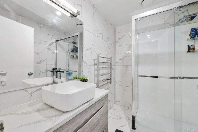 Photo of property in 30 Spalding Rise, Golflands, Auckland, 2013