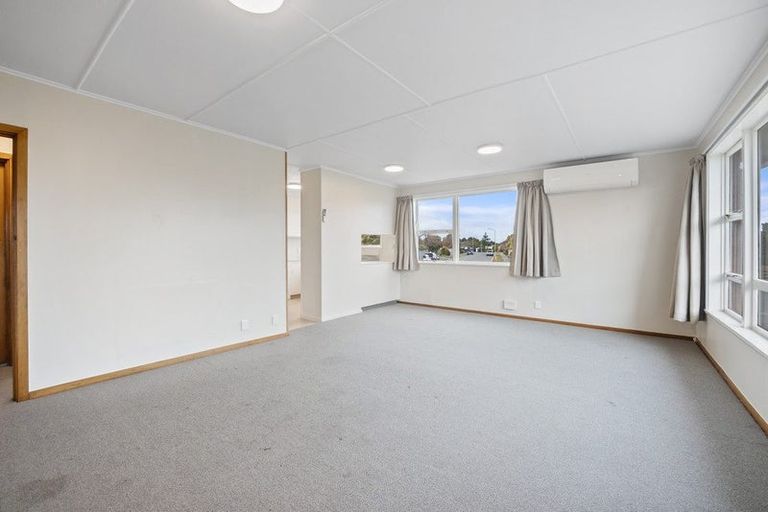 Photo of property in 49 Charnwood Crescent, Bishopdale, Christchurch, 8051
