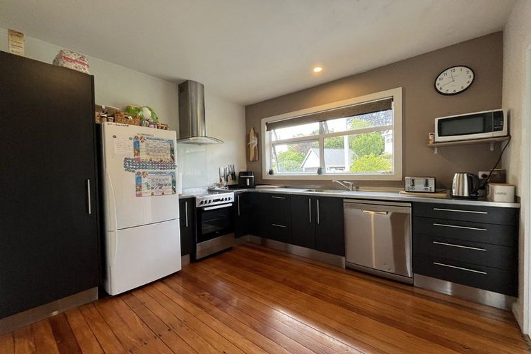 Photo of property in 34 Barrett Street, Westown, New Plymouth, 4310