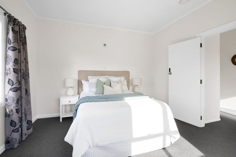 Photo of property in 33 Upjohn Street, Brooklands, New Plymouth, 4310