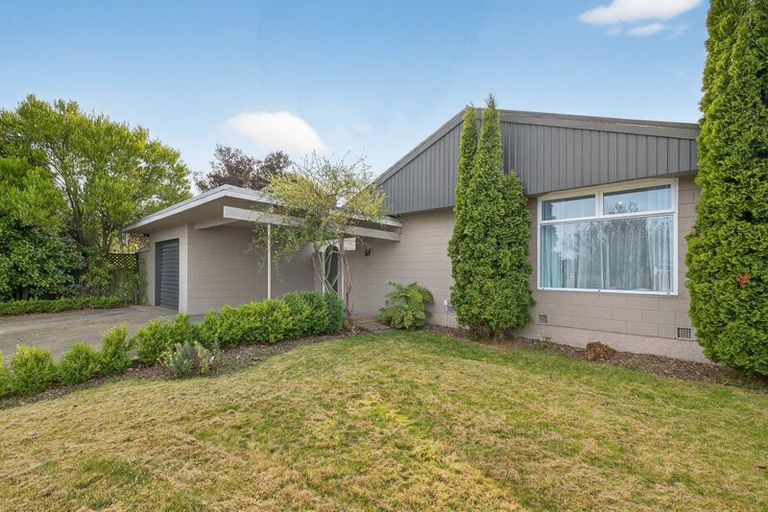 Photo of property in 40 Harrowdale Drive, Avonhead, Christchurch, 8042