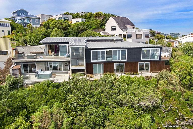 Photo of property in 6 Zaida Way, Maupuia, Wellington, 6022