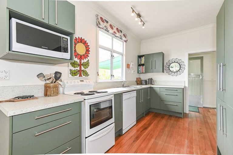 Photo of property in 11 Elizabeth Place, Clive, 4102