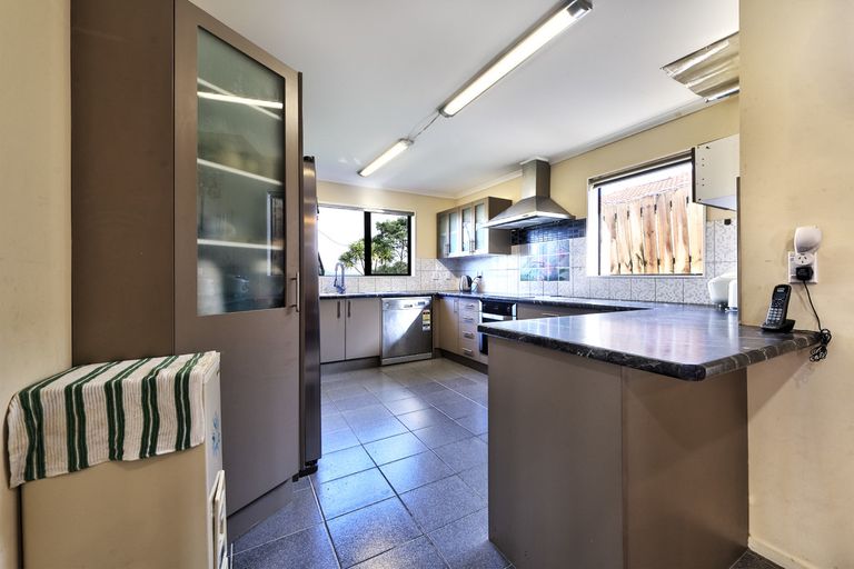 Photo of property in 40 Tiriwa Drive, Massey, Auckland, 0614