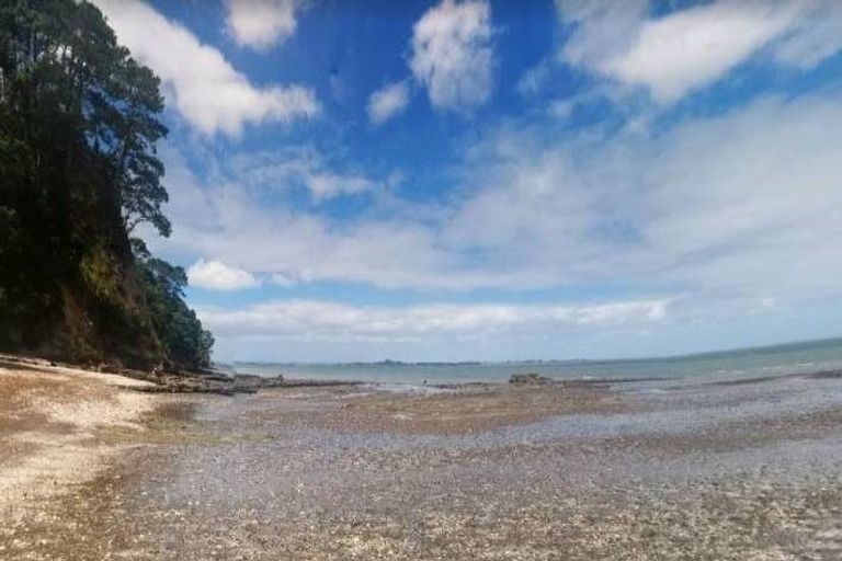 Photo of property in 1/57 Cliff View Drive, Green Bay, Auckland, 0604