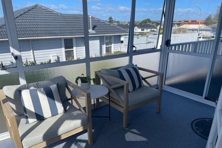 Photo of property in 2/66 Nelson Street, Howick, Auckland, 2014