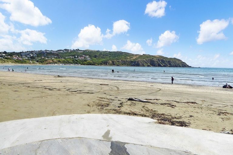 Photo of property in 1/12 Thornley Street, Titahi Bay, Porirua, 5022