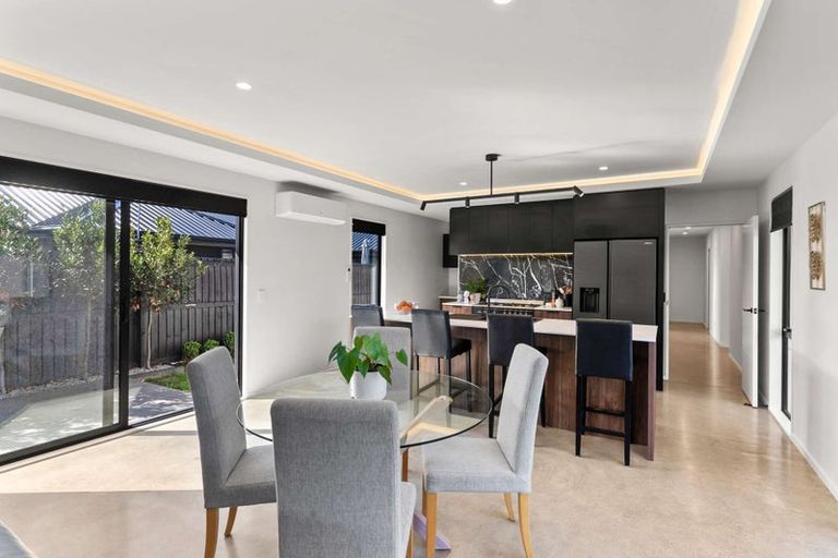 Photo of property in 15 Evelyn Crescent, Marshland, Christchurch, 8083