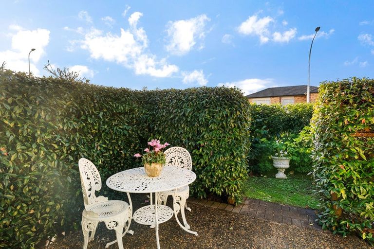 Photo of property in 1 Zara Court, Flat Bush, Auckland, 2016