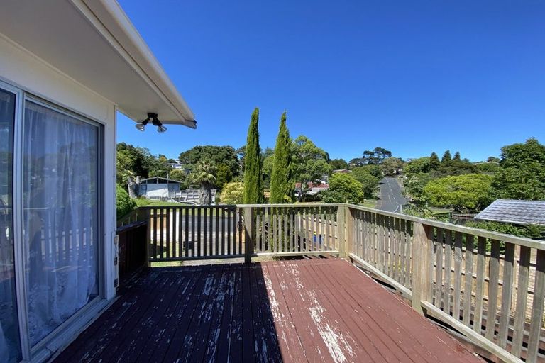 Photo of property in 19 Contessa Drive, Glenfield, Auckland, 0629