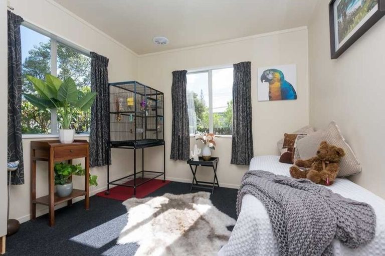 Photo of property in 2/36 Rimu Street, New Lynn, Auckland, 0600