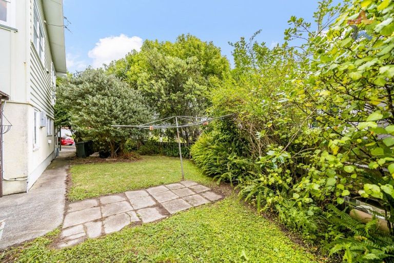 Photo of property in 33 Parnell Street, Fairfield, Lower Hutt, 5011