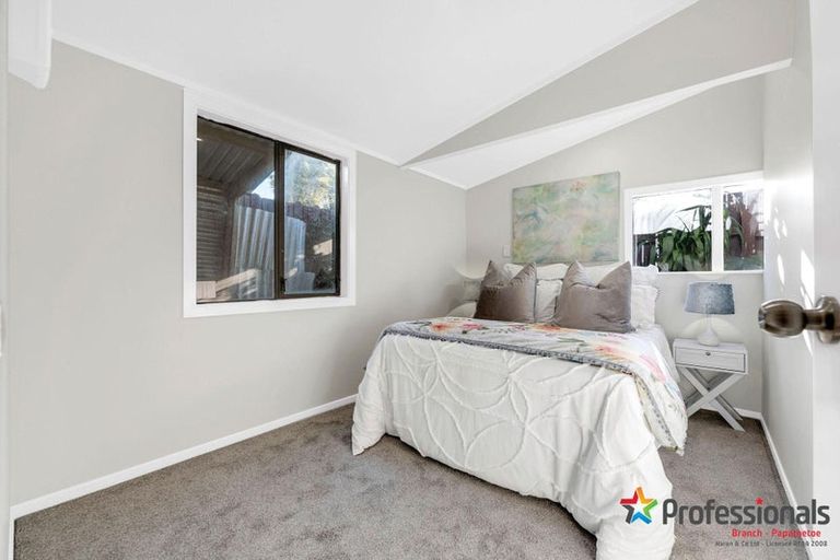 Photo of property in 4 Burlington Place, Manurewa, Auckland, 2102