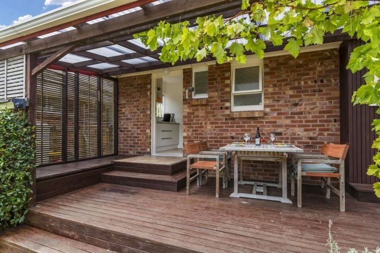 Photo of property in 82 Sylvan Avenue, Northcote, Auckland, 0627