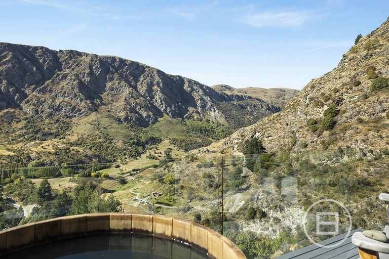 Photo of property in 12 Crows Nest Road, Arthurs Point, Queenstown, 9371