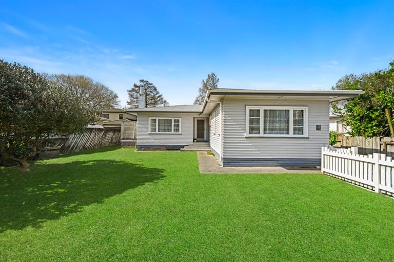 Photo of property in 16 Vardon Road, St Andrews, Hamilton, 3200