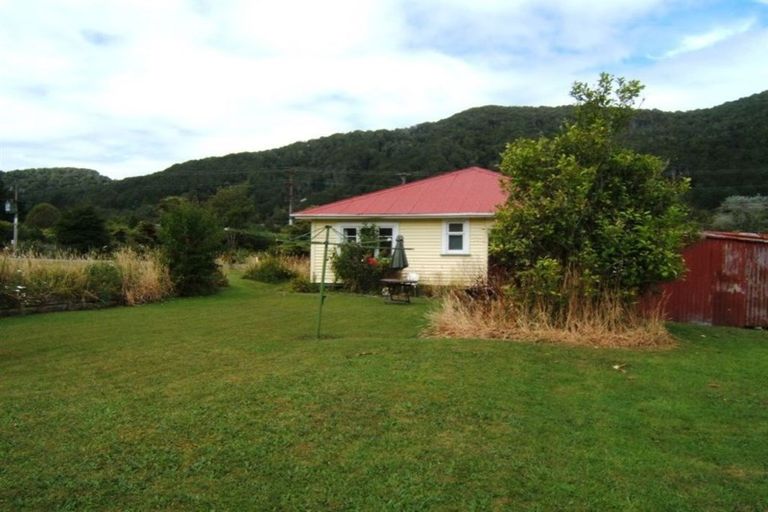 Photo of property in 44 Oxford Street, Taylorville, Greymouth, 7805