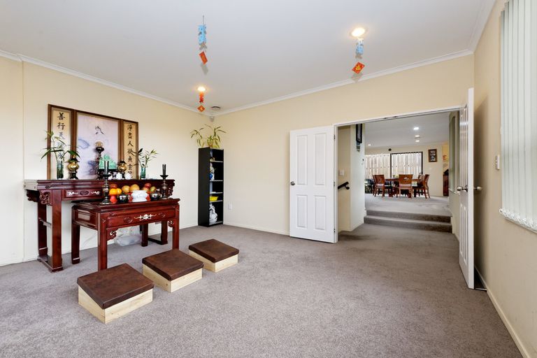 Photo of property in 40 Tiriwa Drive, Massey, Auckland, 0614