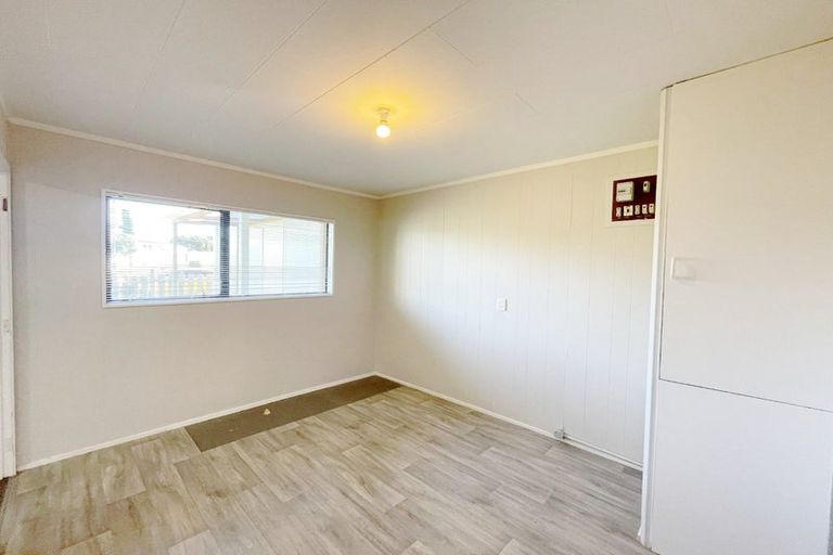 Photo of property in 5 Rondorlyn Place, Manurewa, Auckland, 2102