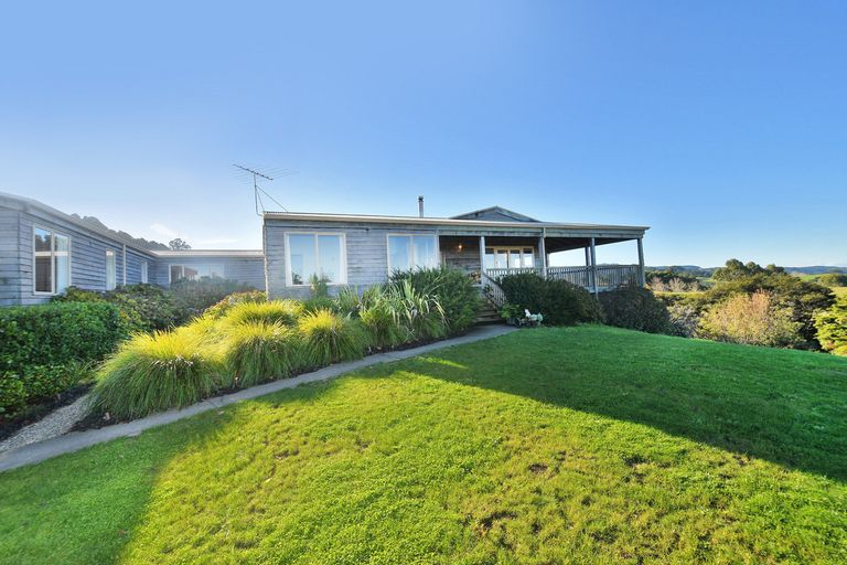 Photo of property in 1066 Leigh Road, Matakana, Warkworth, 0985