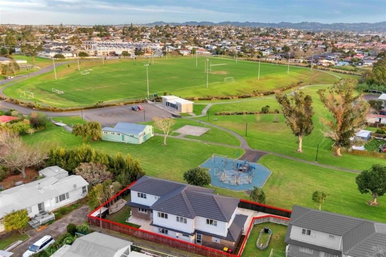 Photo of property in 28b Kirrie Avenue, Te Atatu South, Auckland, 0610