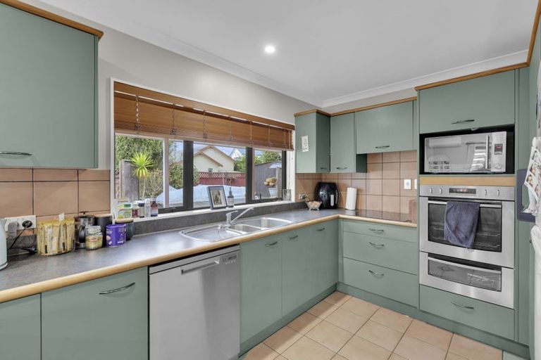 Photo of property in 6 Fencourt Place, Rototuna North, Hamilton, 3210