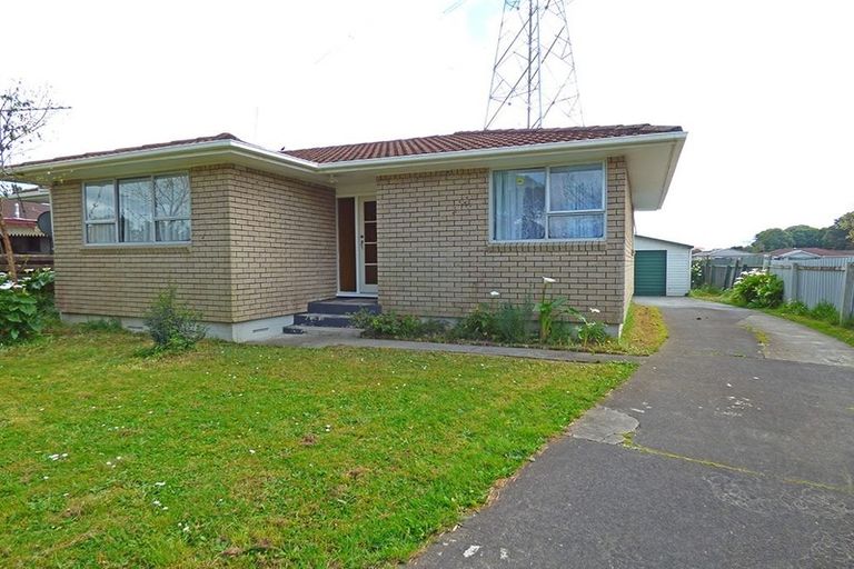 Photo of property in 6 Serrano Place, Clover Park, Auckland, 2023