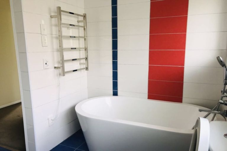 Photo of property in 7 Kallista Place, Browns Bay, Auckland, 0630