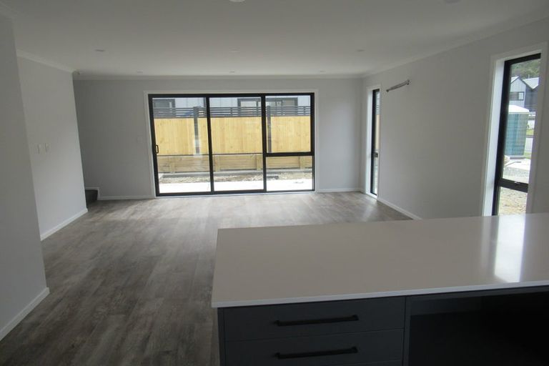 Photo of property in 28 Dahl Drive, Wallaceville, Upper Hutt, 5018