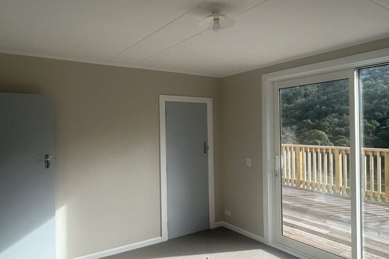 Photo of property in 22 Hampden Street, Picton, 7220