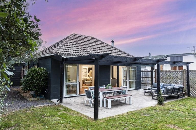 Photo of property in 12 Heathglen Avenue, Parklands, Christchurch, 8083
