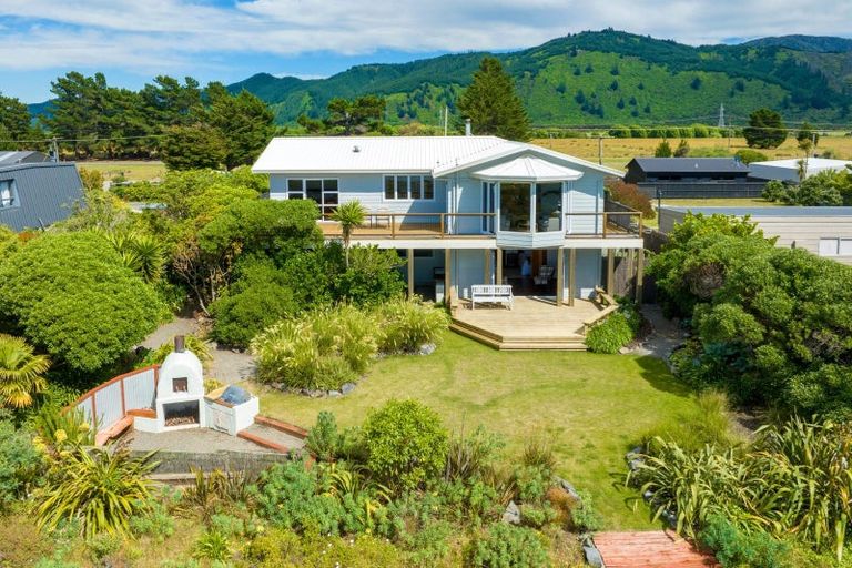 Photo of property in 120 Rarangi Beach Road, Rarangi, Blenheim, 7273