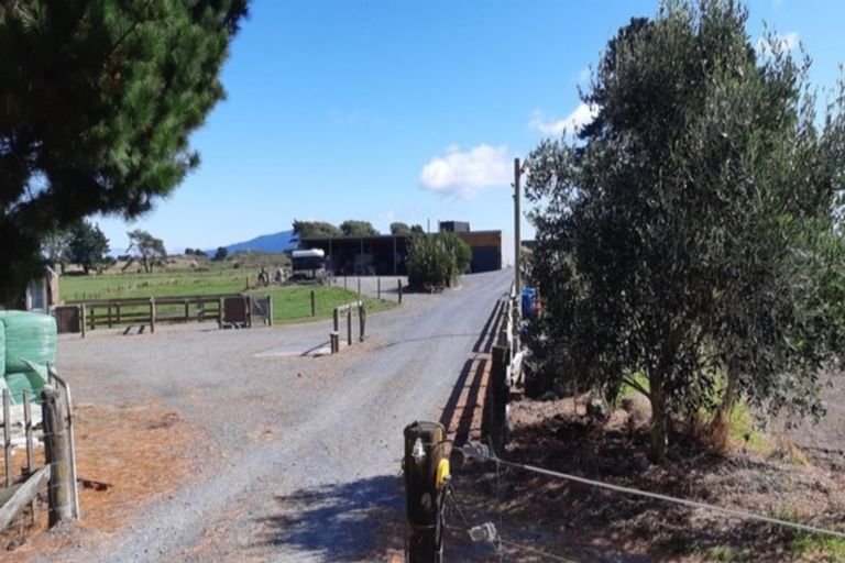 Photo of property in 218 Pukenamu Road, Te Horo, Otaki, 5581
