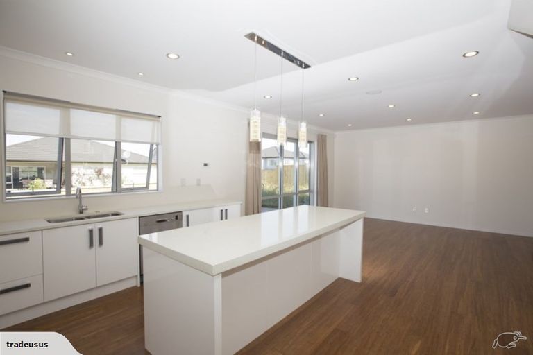 Photo of property in 20 Walter Crescent, Silverdale, 0932